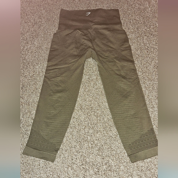 Gymshark shorts and capri size xs - Picture 3 of 4